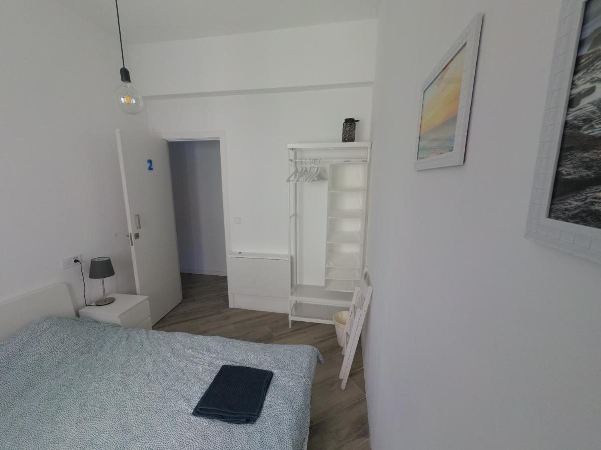 Room With Private Bathroom - Vivienda Vacacional Out Of Blue Santa Cruz de la Palma  Exterior foto